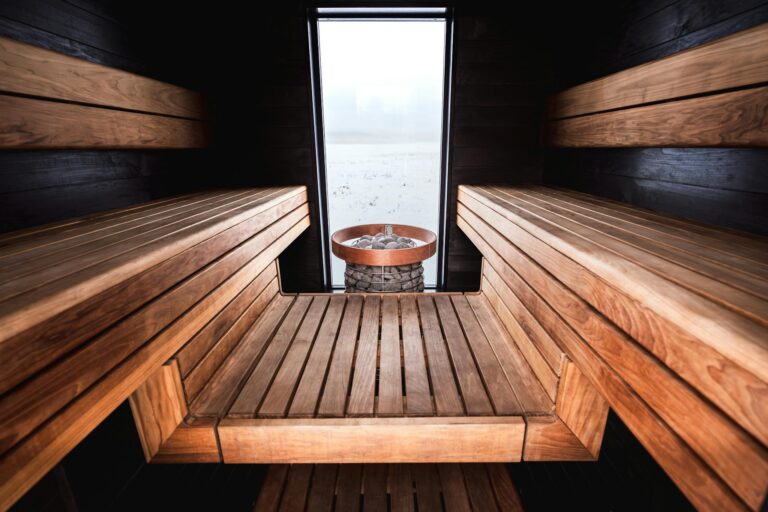 nordiskwellness.dk finder du inspiration og guides til det bedste sauna og wellnessudstyr til hjemmet, så du kan skabe din egen oase til velvære derhjemme.
